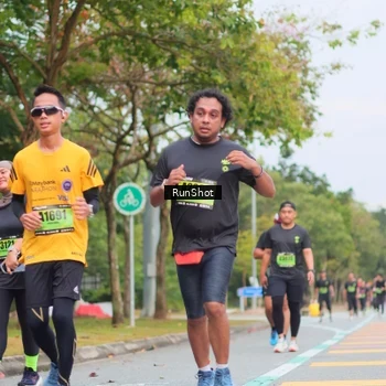 Runner Photo 5671135