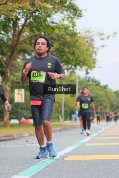 Runner Photo 5671145