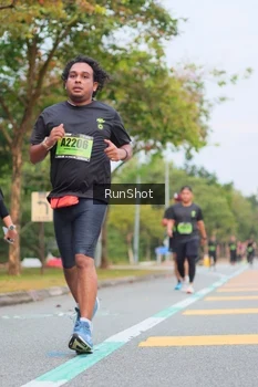 Runner Photo 5671149