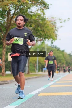 Runner Photo 5671152