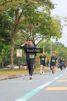 Runner Photo 5671334