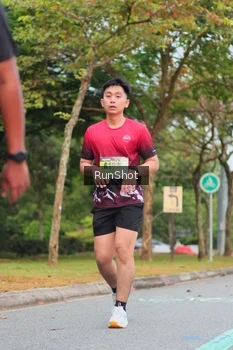 Runner Photo 5671335
