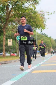 Runner Photo 5671501