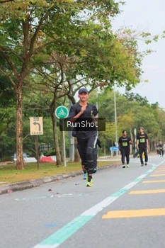 Runner Photo 5671598