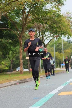 Runner Photo 5671602