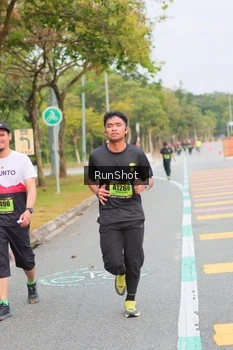 Runner Photo 5672697
