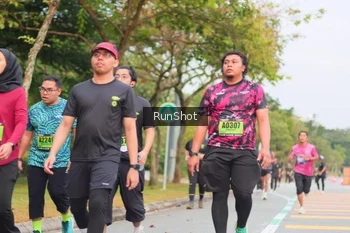 Runner Photo 5673065