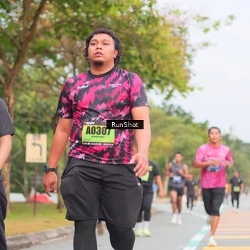 Runner Photo 5673075