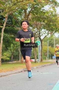 Runner Photo 5673365
