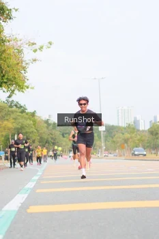 Runner Photo 5673386