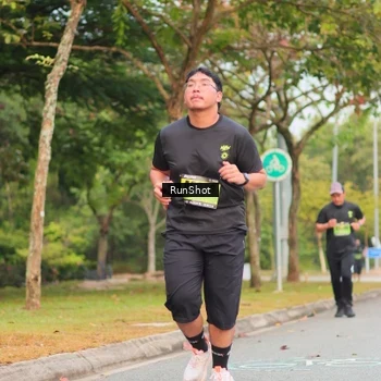 Runner Photo 5673437