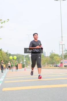 Runner Photo 5673475