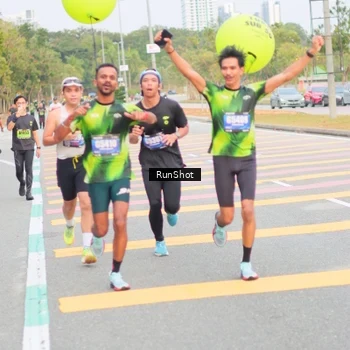 Runner Photo 5673518