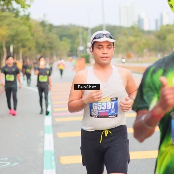 Runner Photo 5673558