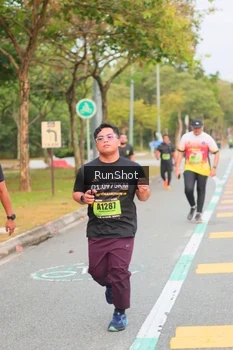 Runner Photo 5673672