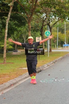 Runner Photo 5673786