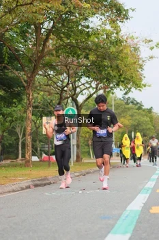 Runner Photo 5674003