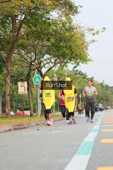 Runner Photo 5674035