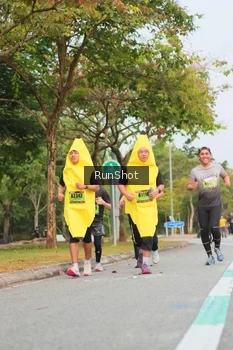 Runner Photo 5674059