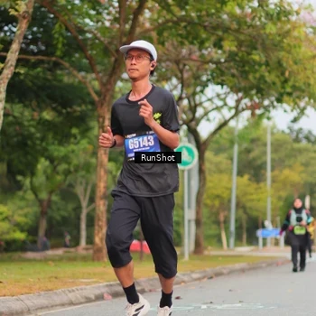 Runner Photo 5674101