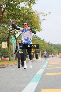 Runner Photo 5674117