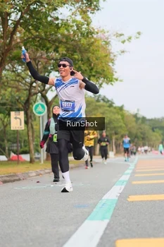 Runner Photo 5674119