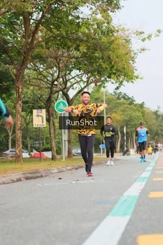 Runner Photo 5674135