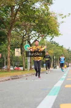 Runner Photo 5674136