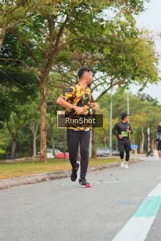 Runner Photo 5674147