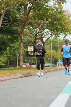 Runner Photo 5674172