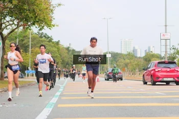 Runner Photo 5674201
