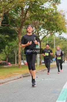 Runner Photo 5674240