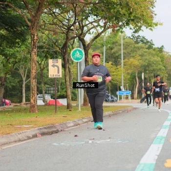 Runner Photo 5674295