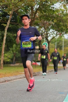 Runner Photo 5674309