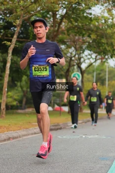 Runner Photo 5674310
