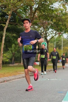 Runner Photo 5674311