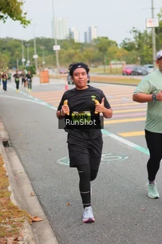 Runner Photo 5674372