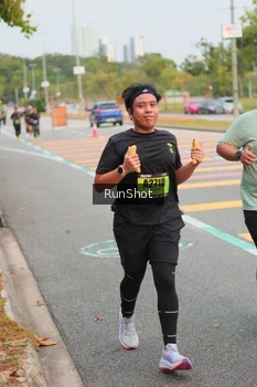 Runner Photo 5674379
