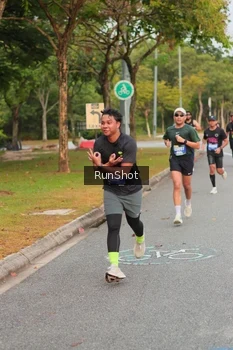 Runner Photo 5674384