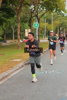 Runner Photo 5674385