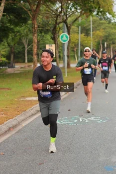 Runner Photo 5674386