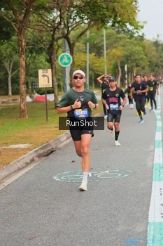 Runner Photo 5674393
