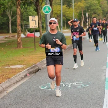 Runner Photo 5674396
