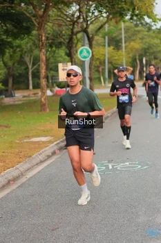 Runner Photo 5674402