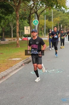 Runner Photo 5674405