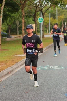 Runner Photo 5674409