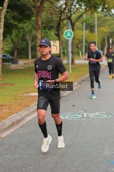 Runner Photo 5674411