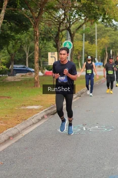 Runner Photo 5674414