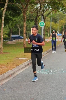 Runner Photo 5674417