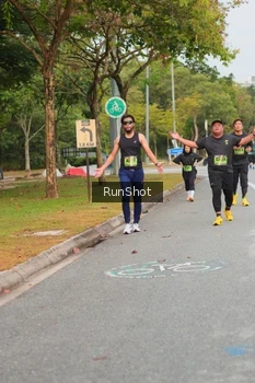 Runner Photo 5674435